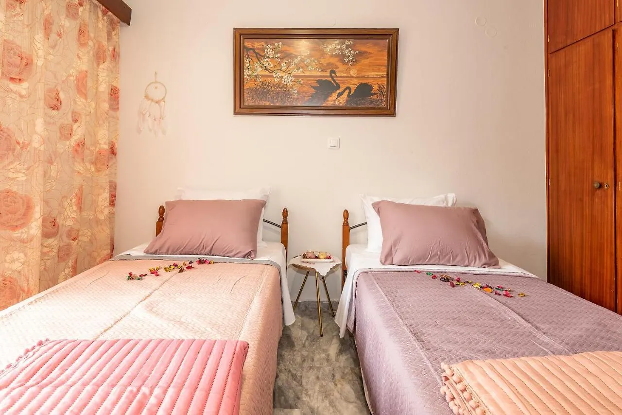 Stratos Seaside Corner Apartment Rethymno
